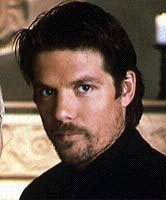 Paul Johansson spielt John Sears