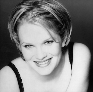 Nicholle Tom