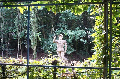 [Statue, 21.08.2003]